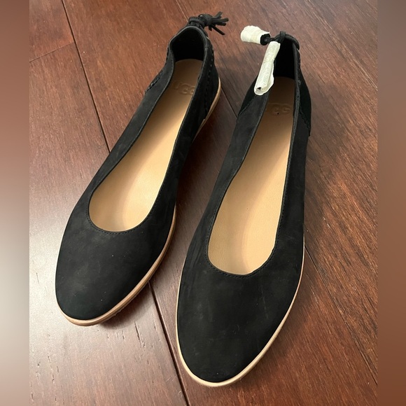 UGG | Black Nubuck Mesa Tassel Flats - Picture 1 of 5